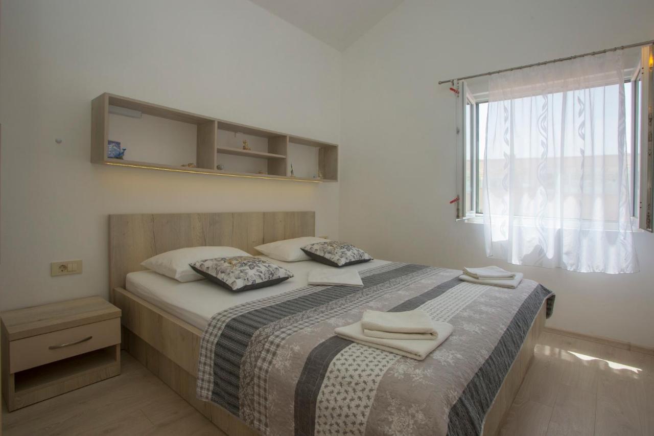 Apartments Lucija Ražanj Exteriör bild