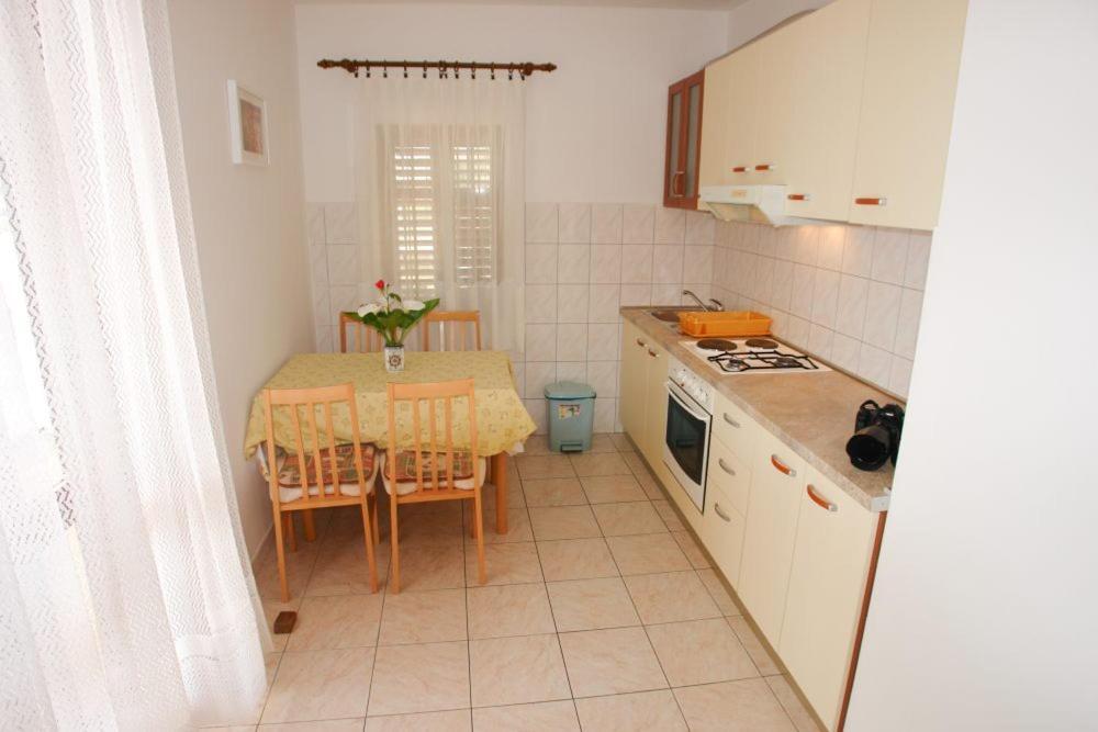 Apartments Lucija Ražanj Rum bild