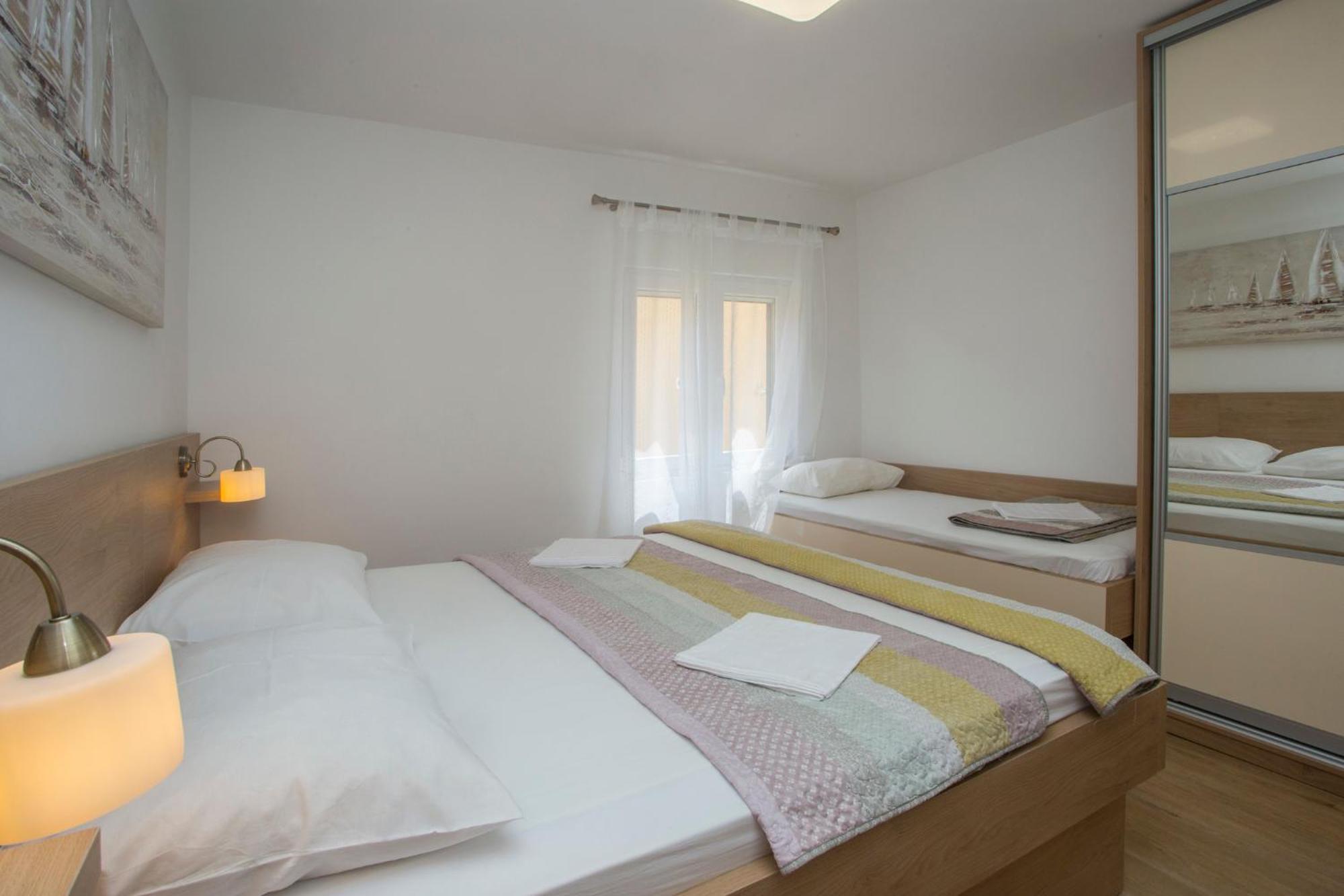 Apartments Lucija Ražanj Rum bild